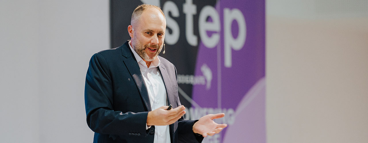Photo of Joerg Niessing teaching